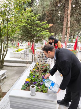 Çocuklara vatan sevgisi  şehitliklerde aşılanacak