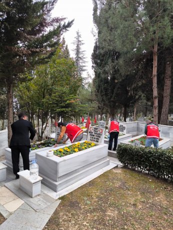 Çocuklara vatan sevgisi  şehitliklerde aşılanacak