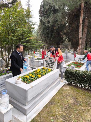 Çocuklara vatan sevgisi  şehitliklerde aşılanacak