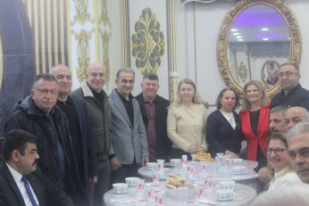 Tek “konuşmacı” imamdı. Menüde hurma olsa iyiydi