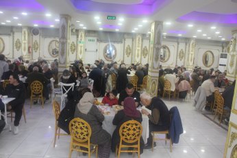 Tek “konuşmacı” imamdı. Menüde hurma olsa iyiydi