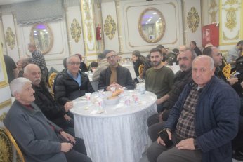 Tek “konuşmacı” imamdı. Menüde hurma olsa iyiydi