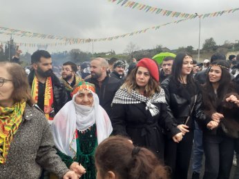 Cumhur’a: Resmi bayram ve tatil ilan edilsin