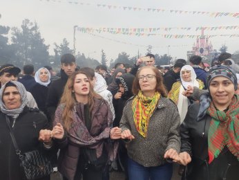 Cumhur’a: Resmi bayram ve tatil ilan edilsin