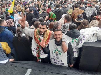 Cumhur’a: Resmi bayram ve tatil ilan edilsin