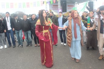 Cumhur’a: Resmi bayram ve tatil ilan edilsin