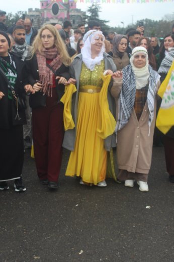 Cumhur’a: Resmi bayram ve tatil ilan edilsin