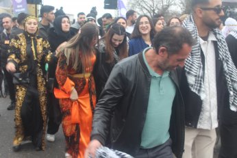 Cumhur’a: Resmi bayram ve tatil ilan edilsin