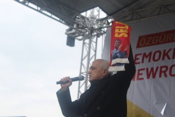 Cumhur’a: Resmi bayram ve tatil ilan edilsin