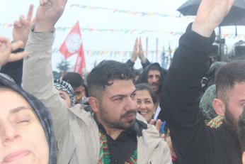 Cumhur’a: Resmi bayram ve tatil ilan edilsin