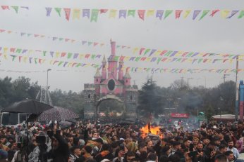 Cumhur’a: Resmi bayram ve tatil ilan edilsin