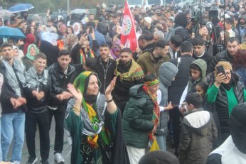 Cumhur’a: Resmi bayram ve tatil ilan edilsin