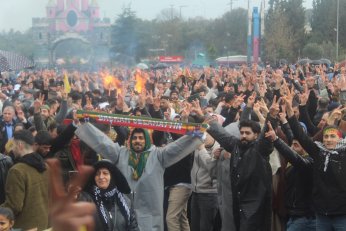 Cumhur’a: Resmi bayram ve tatil ilan edilsin