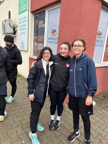 Bayramlaşmaya da koşa koşa