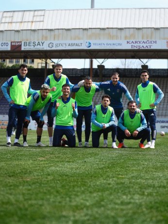 İstiklal evimizde İstikbal dilimizde azmimizde