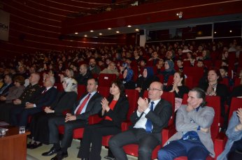 Paylaşmak iyileştirir Kütüphane birleştirir 