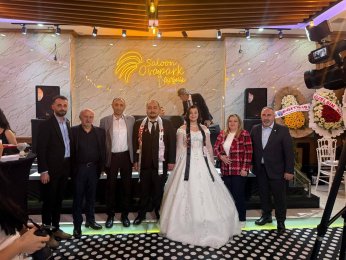 Eğitimciler düğünde “yoklama” aldı