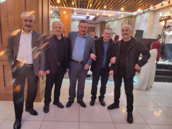 Eğitimciler düğünde “yoklama” aldı