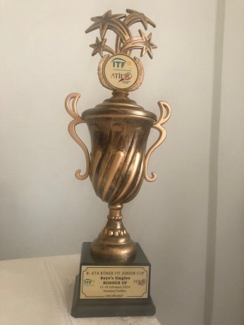 Darıca Tenis, Emirhan ile bulutlarda