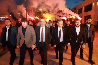 Söz Gençlik’te koyu sohbetler