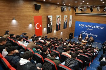Söz Gençlik’te koyu sohbetler