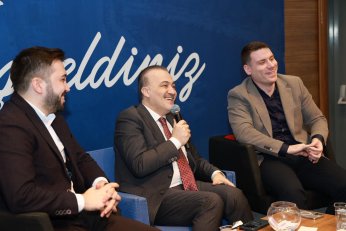 Söz Gençlik’te koyu sohbetler