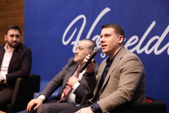 Söz Gençlik’te koyu sohbetler