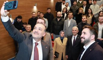 Söz Gençlik’te koyu sohbetler