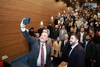 Söz Gençlik’te koyu sohbetler