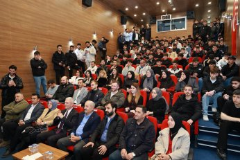 Söz Gençlik’te koyu sohbetler