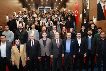 Söz Gençlik’te koyu sohbetler