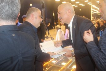 Kendi kendisine, ‘Evleneceğim kişi’ demişti. Evlendi 