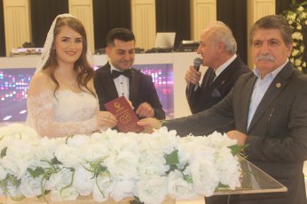 Kendi kendisine, ‘Evleneceğim kişi’ demişti. Evlendi 