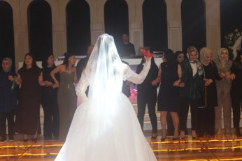 Kendi kendisine, ‘Evleneceğim kişi’ demişti. Evlendi 