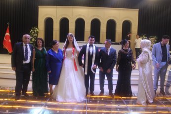 Kendi kendisine, ‘Evleneceğim kişi’ demişti. Evlendi 