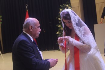 Kendi kendisine, ‘Evleneceğim kişi’ demişti. Evlendi 