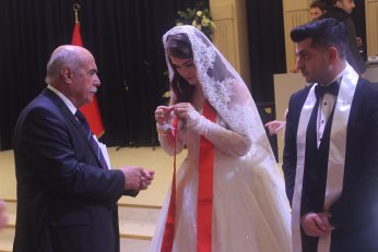 Kendi kendisine, ‘Evleneceğim kişi’ demişti. Evlendi 