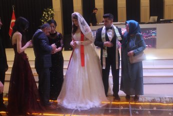 Kendi kendisine, ‘Evleneceğim kişi’ demişti. Evlendi 