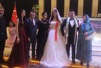 Kendi kendisine, ‘Evleneceğim kişi’ demişti. Evlendi 