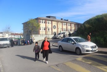 Alışan’da veliler kaldırıma duba istiyor 