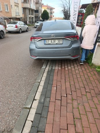 Alışan’da veliler kaldırıma duba istiyor 