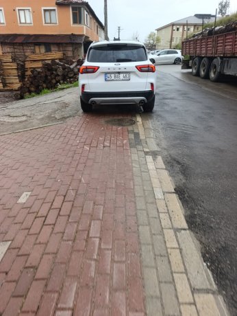 Alışan’da veliler kaldırıma duba istiyor 