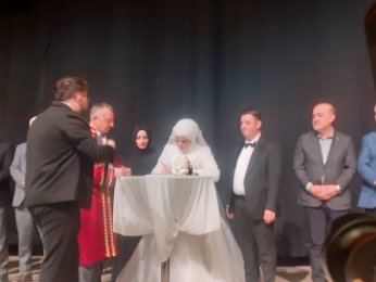 Avaz avaz bağırdı: Sonsuza kadar evet