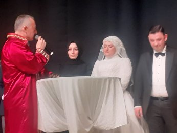 Avaz avaz bağırdı: Sonsuza kadar evet