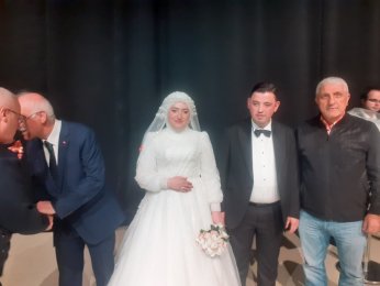 Avaz avaz bağırdı: Sonsuza kadar evet