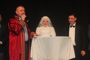 Avaz avaz bağırdı: Sonsuza kadar evet