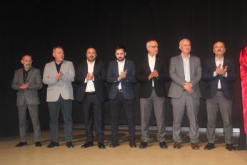 Avaz avaz bağırdı: Sonsuza kadar evet