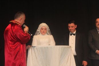 Avaz avaz bağırdı: Sonsuza kadar evet