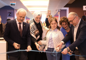 Parmaklarıyla beynin görme merkezini kullandı