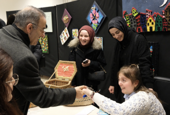 Parmaklarıyla beynin görme merkezini kullandı